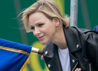 Charlène de Monaco en deuil après la mort de son « petit ange » Charlène de Monaco en deuil après la mort de son "petit ange"