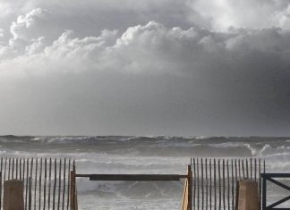 Tempête Aurore : trois départements en vigilance orange pour vent violent Tempête Aurore : trois départements en vigilance orange pour vent violent