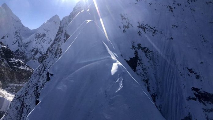 Avalanche près de l’Everest : trois alpinistes français portés disparus