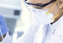 Coronavirus : faut-il rétablir la gratuité des tests ? Coronavirus en France : plus de 460.000 nouveaux cas détectés en 24 heures, un record