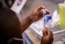 Coronavirus : la piste d’un confinement pour les non-vaccinés français ? Coronavirus : la piste d'un confinement pour les non-vaccinés français ?