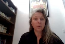 Covid-19 : L’enseignante Anne-Claire Rossignol suspendue pour avoir refusé de porter le masque Covid-19 : L’enseignante Anne-Claire Rossignol suspendue pour avoir refusé de porter le masque