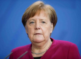 Emmanuel Macron va décorer Merkel pour sa visite d’adieu comme chancelière Emmanuel Macron va décorer Merkel pour sa visite d'adieu comme chancelière