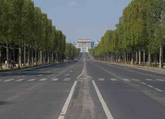 Sondage BFMTV: Plus de la moitié des Français favorables à un confinement des non-vaccinés Sondage BFMTV: Plus de la moitié des Français favorables à un confinement des non-vaccinés