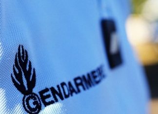 Violences en Martinique : 7 policiers et 5 gendarmes blessés Violences en Martinique : 7 policiers et 5 gendarmes blessés