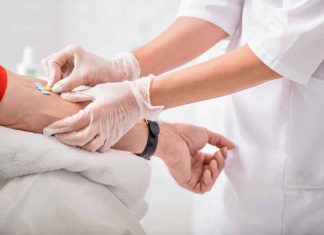 Jean Castex annonce une prime de 100 euros mensuels pour des infirmiers Jean Castex annonce une prime de 100 euros mensuels pour des infirmiers