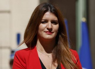Marlène Schiappa et les « plans à trois » prix de l’humour politique 2021 Marlène Schiappa et les "plans à trois" prix de l'humour politique 2021