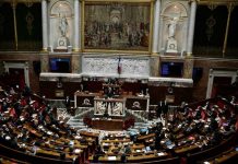 Parité : Le Parlement adopte l’extension des quotas de femmes aux postes de direction Parité : Le Parlement adopte l'extension des quotas de femmes aux postes de direction