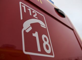 Jura : Un petit garçon de 5 ans décède après avoir été happé par une fendeuse à vis Jura : Un petit garçon de 5 ans décède après avoir été happé par une fendeuse à vis