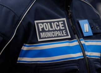 Garçon retrouvé mort dans une valise : la mère mise en examen pour homicide volontaire Garçon retrouvé mort dans une valise : la mère mise en examen pour homicide volontaire