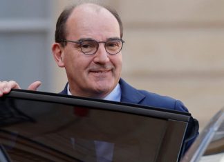 Coronavirus: Les 80 ans et plus peuvent prendre rendez-vous pour leur quatrième dose de vaccin Coronavirus: Les 80 ans et plus peuvent prendre rendez-vous pour leur quatrième dose de vaccin