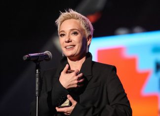 La comédienne Chulpan Khamatova quitte la Russie et dénonce la guerre en Ukraine La comédienne Chulpan Khamatova quitte la Russie et dénonce la guerre en Ukraine