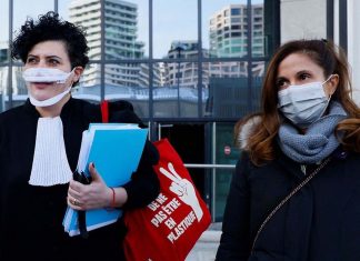 Accusations d’inceste : la fille de Richard Berry condamnée pour diffamation Accusations d'inceste : la fille de Richard Berry condamnée pour diffamation