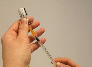Vaccin Covid: la deuxième dose de rappel ouverte aux 60 ans et plus Vaccin Covid: la deuxième dose de rappel ouverte aux 60 ans et plus