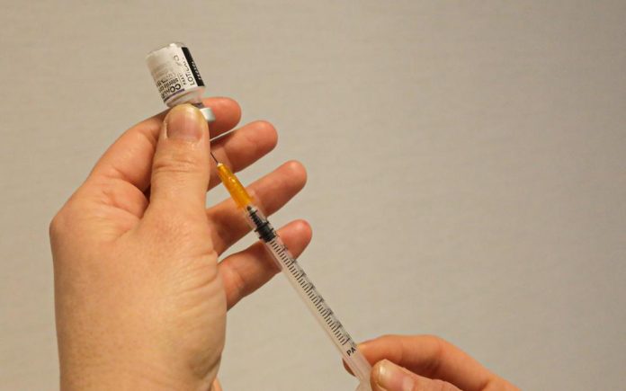 Vaccin Covid: la deuxième dose de rappel ouverte aux 60 ans et plus