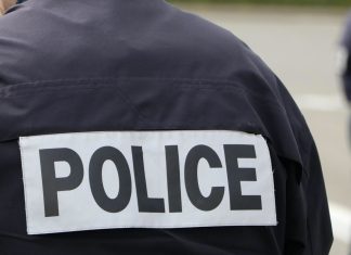 Un homme de 18 ans meurt après avoir reçu un coup de couteau Un homme de 18 ans meurt après avoir reçu un coup de couteau