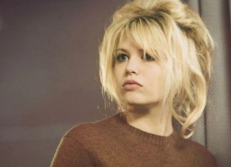 Première photo bluffante de Julia de Nunez pour le biopic sur Brigitte Bardot Première photo bluffante de Julia de Nunez pour le biopic sur Brigitte Bardot