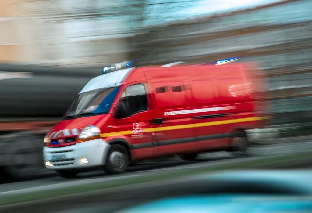 Lyon : Une ambulance percute et tue deux mineurs circulant à trottinette