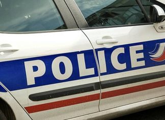 Un nourrisson abandonné dans une voiture, ses parents recherchés Un nourrisson abandonné dans une voiture, ses parents recherchés