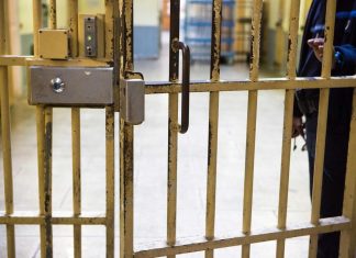 Paris : une femme de 22 ans mise en examen pour des soupçons de projet d’attentat Paris : une femme de 22 ans mise en examen pour des soupçons de projet d'attentat