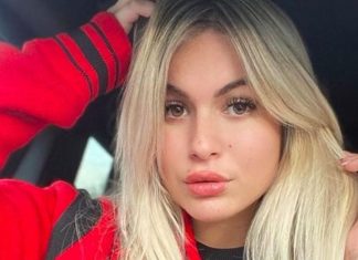 Carla Moreau en couple avec un ex-candidat de Top Chef ? Elle livre sa version Carla Moreau en couple avec un ex-candidat de Top Chef ? Elle livre sa version