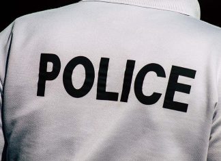 Femme frappée par son ex-compagnon à Blois: un policier suspendu Femme frappée par son ex-compagnon à Blois: un policier suspendu