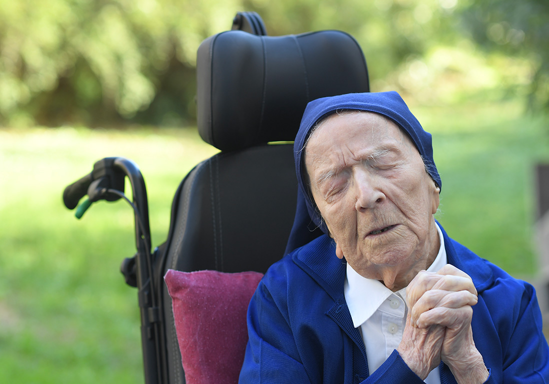 Sœur André, la doyenne de l'humanité, s'éteint à 118 ans en France