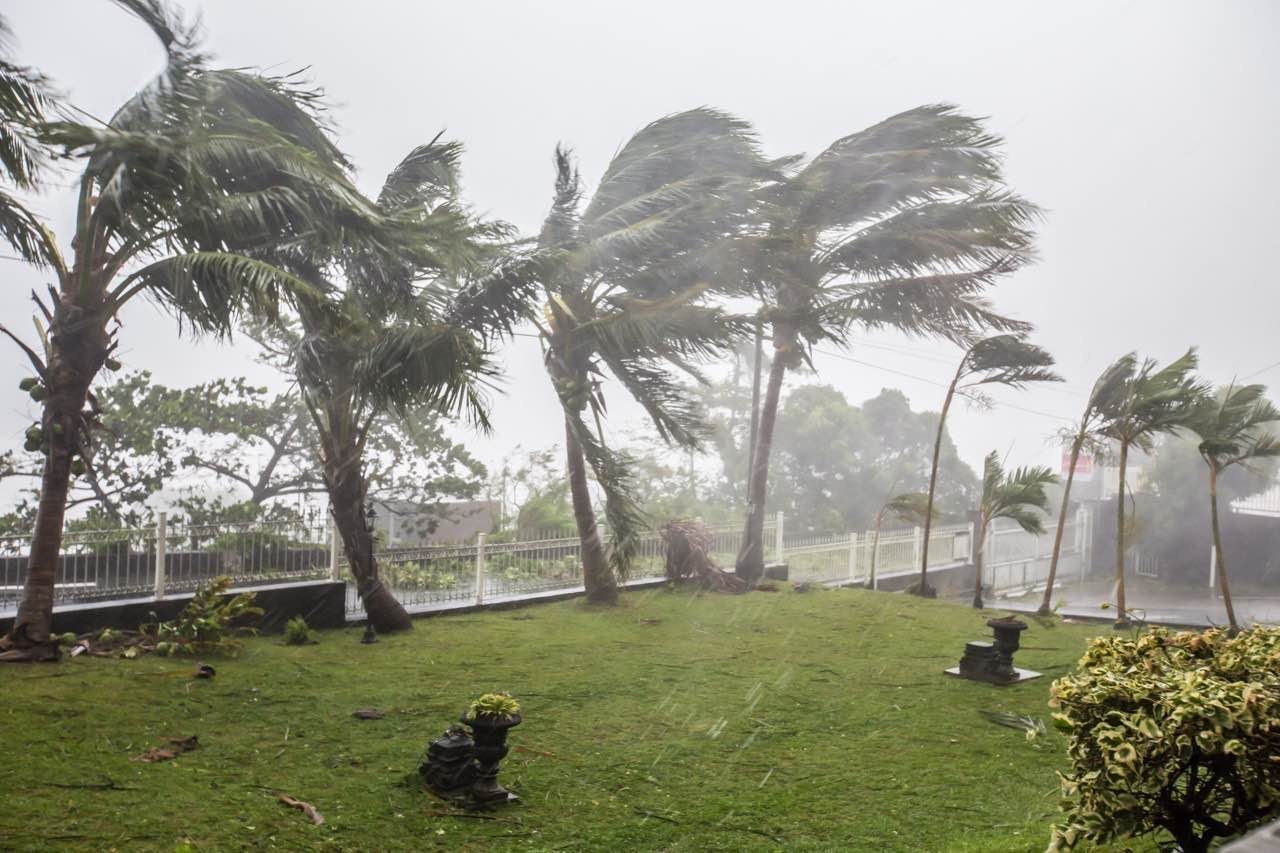 Cyclone Freddy s'affaiblit, mais La Réunion reste en alerte orange