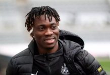 Tragique destin pour le footballeur Christian Atsu, décédé dans le séisme en Turquie à l’âge de 31 ans Tragique destin pour le footballeur Christian Atsu, décédé dans le séisme en Turquie à l'âge de 31 ans