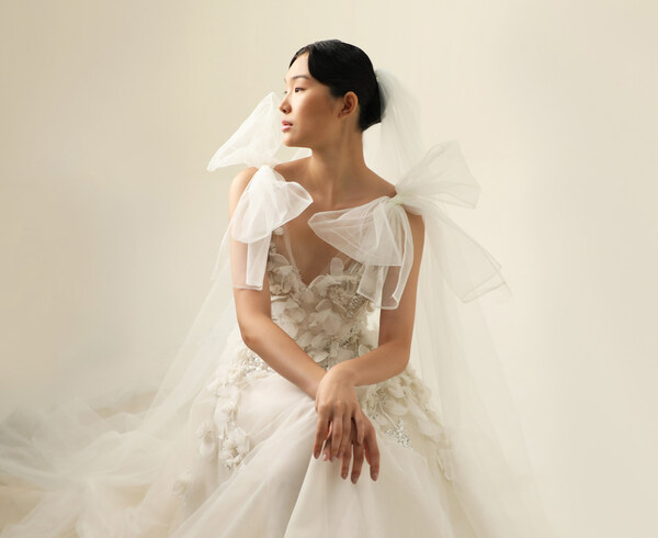 ELIE SAAB dévoile sa première collection de robes de mariée à la Barcelona Bridal Fashion Week