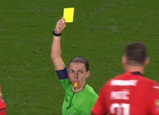 Mme Stéphanie Frappart Face à Nemanja Matic, l’image terrible ! Mme Stéphanie Frappart Face à Nemanja Matic, l’image terrible !