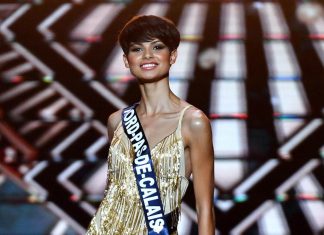 Miss France 2024, Eve Gilles, assume sa silhouette sans poitrine Miss France 2024, Eve Gilles, assume sa silhouette sans poitrine