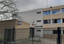 Parent d’élève frappe violemment une assistante sociale dans un collège du Val-d’Oise Parent d'élève frappe violemment une assistante sociale dans un collège du Val-d'Oise