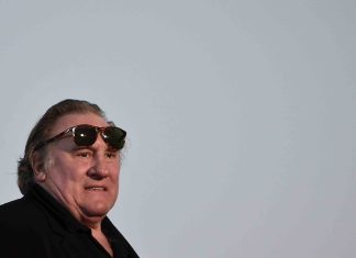 Dénonciation de l’Impunité de Gérard Depardieu : Muriel Robin, Alexandra Lamy et 150 Artistes S’expriment Dénonciation de l'Impunité de Gérard Depardieu : Muriel Robin, Alexandra Lamy et 150 Artistes S'expriment