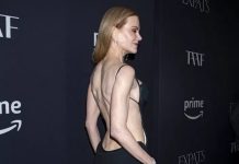 L’audacieux décolleté dans le dos de Nicole Kidman crée l’événement lors de l’événement à New York L'audacieux décolleté dans le dos de Nicole Kidman crée l'événement lors de l'événement à New York