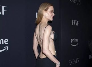 L’audacieux décolleté dans le dos de Nicole Kidman crée l’événement lors de l’événement à New York L'audacieux décolleté dans le dos de Nicole Kidman crée l'événement lors de l'événement à New York