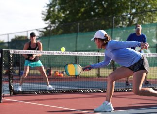 Comprendre les Règles du Pickleball : Guide Complet pour Débutants et Conseils Pratiques Aidez-moi à comprendre les règles du pickleball et tout autre conseil utile