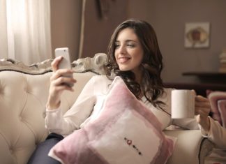 Les Répliques Hilarantes pour Égayer Votre Journée : Un Guide du Bonheur par le Rire Quelles sont les répliques hilarantes qui vont égayer ma journée ?