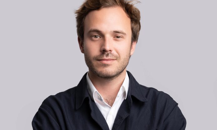 Arthur Chevallier Dénonce la Motion de Destitution d'Emmanuel Macron Comme une Attaque Antirépublicaine Arthur Chevallier Dénonce la Motion de Destitution d'Emmanuel Macron Comme une Attaque Antirépublicaine