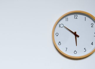 Changement d’heure 2024 au Québec : Vers une abolition en faveur de l’heure normale Changement d'heure 2024 au Québec : Vers une abolition en faveur de l'heure normale