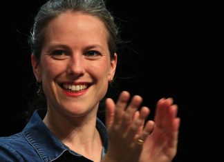 Lucie Castets, de l’illusion politique à l’émancipation Et Lucie Castets inventa le parachutage sans parachute