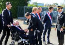 Réforme de la prise en charge des malades de la maladie de Charcot : l’émotion au Sénat Le sénateur Gilbert Bouchet, atteint de la maladie de Charcot, émeut la chambre haute et défend une meilleure prise en charge