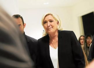 Marine Le Pen se Défend au Procès des Assistants Parlementaires du RN Marine Le Pen au procès des assistants du RN : « Je n’ai pas le sentiment d’avoir commis la moindre irrégularité »