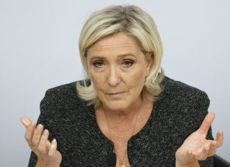 Tension au procès de Marine Le Pen Procès des assistants parlementaires du RN: "Je les mets où? Dans le jardin?", Marine Le Pen hausse le ton
