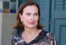 Carole Bouquet : révélations sur sa nouvelle coiffure qui a marqué la Fashion Week de Paris "Je n’ai pas fait exprès" : Carole Bouquet dévoile les raisons derrière sa nouvelle coupe de cheveux