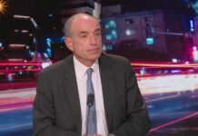 Jean-François Copé face à l’écran : un échange tendu qui secoue le débat politique en France C à Vous : Jean-François Copé perd son calme face à Patrick Cohen et on n’aimerait pas être à sa place