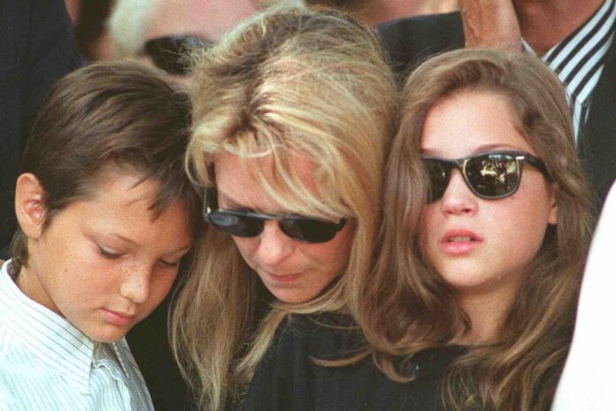 France Gall : Sa fille Pauline emportée à 19 ans, elle a formulé une demande bien précise dans son testament