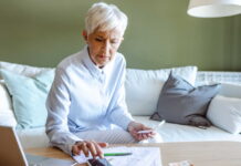 Abattement retraite : une réforme qui secoue les chiffres et les foyers Impôt sur les retraites : attention, l’abattement de 10 % pourrait bientôt être réduit et divisé par 2 pour les seniors célibataires