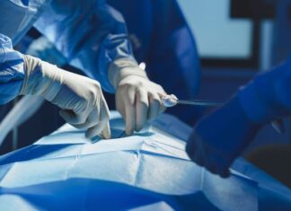 Erreur médicale à Bâle : une femme privée de son col de l’utérus par confusion d’échantillons On lui retire par erreur le col de l'utérus : l'hôpital décide de la dédommager à hauteur de...