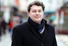 Notes de frais controversées : le maire du 18e arrondissement accuse ses adversaires de diversion Scandale des notes de frais : les justifications douteuses du maire PS du 18e arrondissement de Paris